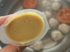 放入一盒浓汤宝，味道更鲜美。