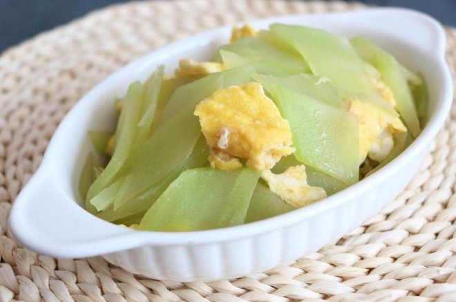 莴笋炒鸡蛋
