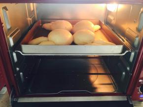 烤箱200度预热，150度中层烤15分钟