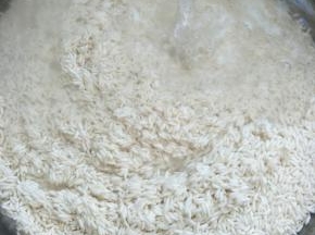 做法:糯米洗净晾干