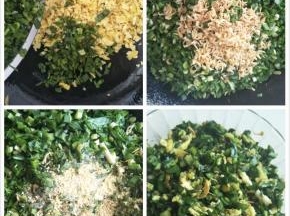 切好的韭菜倒入鸡蛋锅中放入小虾米，盐，花椒，鸡精搅拌均匀。