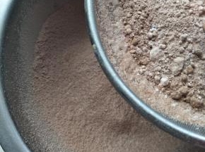 加入过筛的面粉类