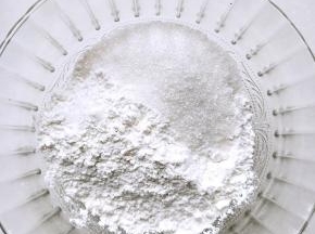 把低粉，砂糖，盐混合,