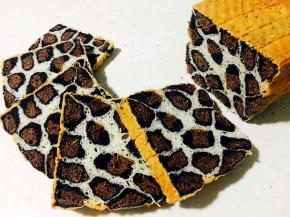 放凉后切片，每片纹理不同、切开有惊喜等着你呢。