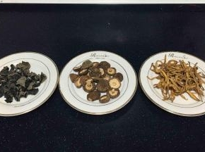主料：木耳、香菇、干黄花菜