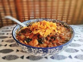 三鲜卤成品图，盖冒是炒鸡蛋。