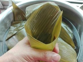 转成一个漏斗，底部不可以漏的哈