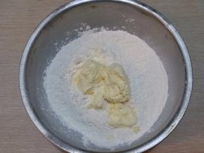 奶油奶酪软化放面粉里