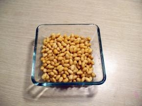 黄豆用水泡一个晚上