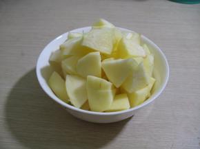 梨和苹果切成小块