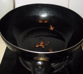 锅烧热放入油油热放入大料