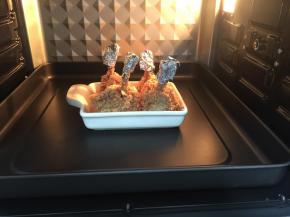 送进烤箱，160度40分钟（此温度仅供参考，按自家烤箱温度进行调整)