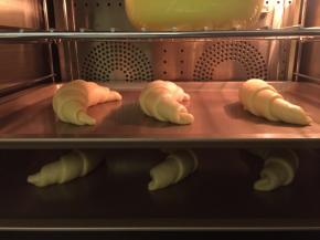 烤箱启动发酵功能，设置38度，50-60分钟