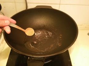 加入少量五香粉