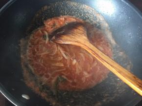 炖煮10分钟后加入盐调味