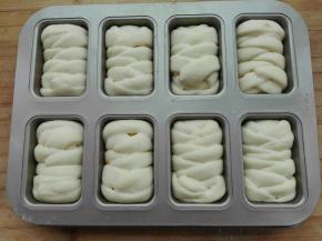 烤箱放盆热水，二次发酵