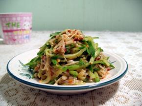 加入辣椒油拌匀