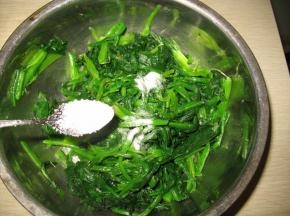 加入少许的白糖