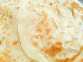 盖电饼铛，烙至两面上色满意即可出炉。(烙饼过程不要频繁翻面一般第一次翻面以后等到一面上色满意再翻面就好了，但是烙的过程要勤用手转动几次，让饼受热更均匀)