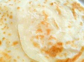 盖电饼铛，烙至两面上色满意即可出炉。(烙饼过程不要频繁翻面一般第一次翻面以后等到一面上色满意再翻面就好了，但是烙的过程要勤用手转动几次，让饼受热更均匀)