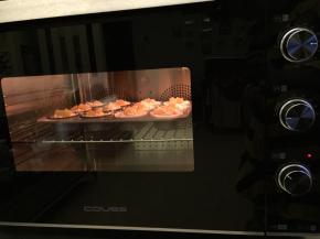 烤箱预热170度，烘烤时间为20分钟（普通家用烤箱180度20-25分钟）