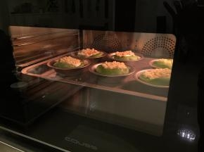 烤箱预热170度，烘烤20分钟