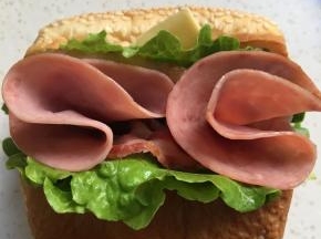 放入煎好的火腿