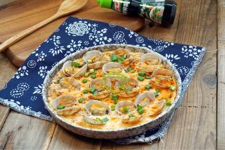 出锅趁热撒上葱花，淋入家乐热炒鲜露即可