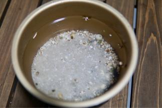 所有材料除冰糖在 浸泡30分钟
淘洗干净