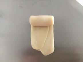 从上往下卷好