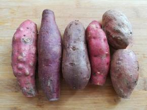 红薯洗净后去除首尾部分