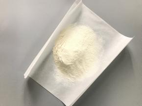 低筋面粉和玉米淀粉混合过筛备用。