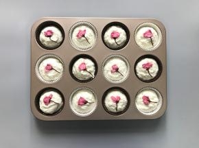 放上装饰用的樱花。