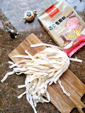 浆水面韭叶面最好，吃不掉的要放上玉米面或者淀粉防沾。