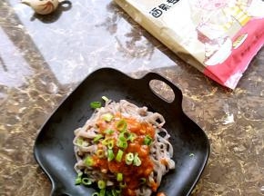 百瑞佳面条专用粉，粉质细腻，口感劲道，营养健康，自己做出美味健康的面条[表情]
面条Q弹吃起来那个爽！再来一碗！[表情]