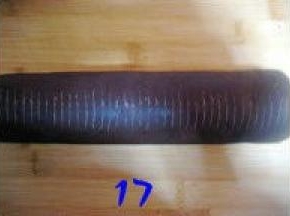 取出冻硬的面团