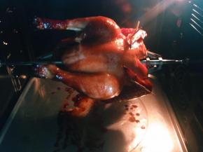 6、烘烤结束后，取下烤叉即可。