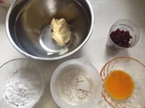 1:准备好所有材料，低粉过筛