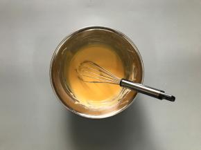 每次都拌匀后再加入下一次。