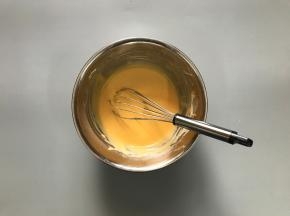 每次都拌匀后再加入下一次。