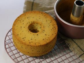 凉后手工脱模即可。