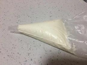 裱花袋底部减一个小口