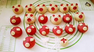 依次做好所有的小猪，一大群小猪哦！