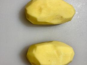 土豆削皮洗干净