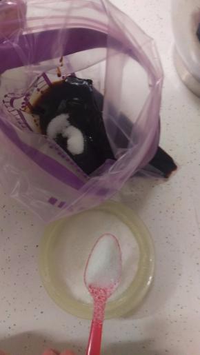 2. 再加入全部的糖。