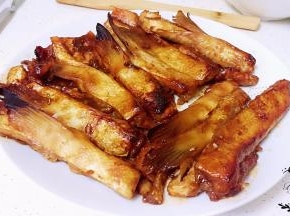 7. 预热烤箱210度，烤15分钟就可以出炉咯。好香啊
