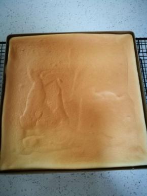 180度烤20分钟出炉，具体温度时间依个人烤箱来设定