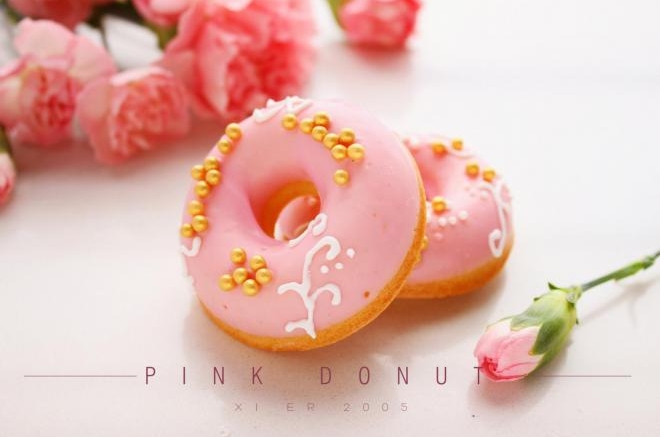 粉红甜甜圈
