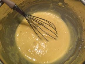 筛入低粉，拌至无干粉