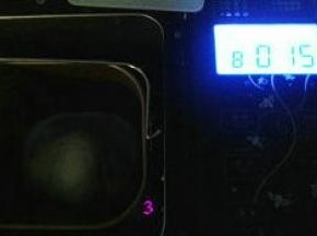 选择“和面”功能，我的面包机是柏翠8990S,单独和面一次是15分钟